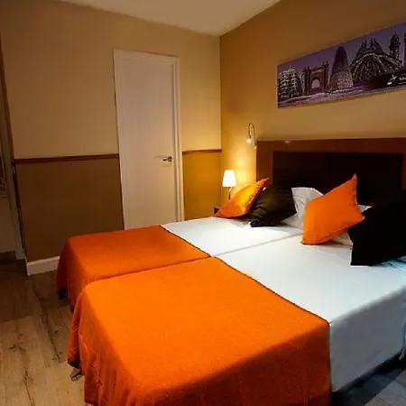 Adagio Hotell 2*
