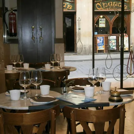 Adagio Hotell 2*