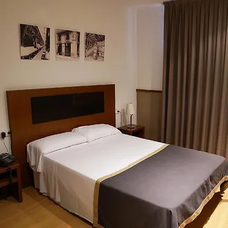 Adagio Hotell 2*