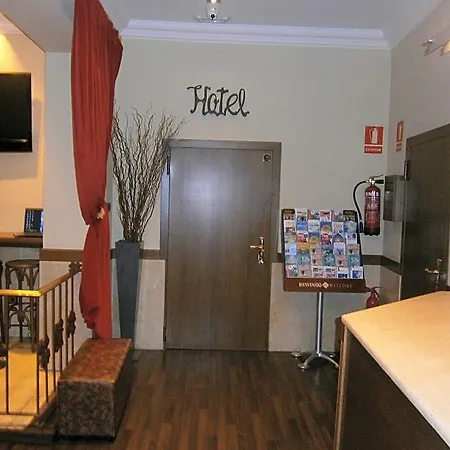 Adagio Hotell 2*
