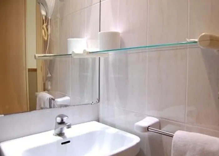 Adagio Hotel 2*