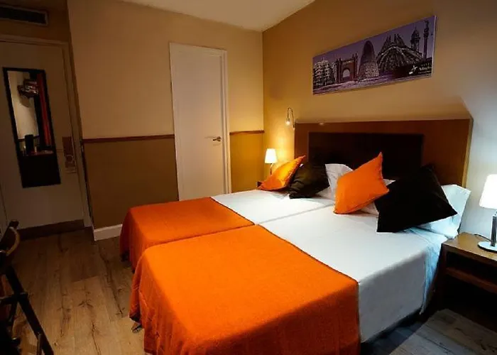 Adagio Hotel 2*